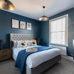  Apartment Elliot Oliver - Laverham House - Stunning 6 Bedroom Regency House With Parking