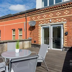 Attic Style 2 Bed Duplex With Rooftop Patio Belfast