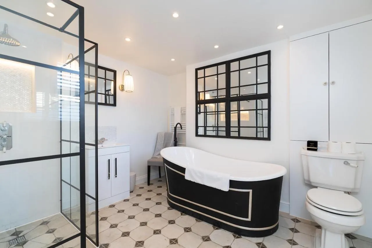 Apartment Gloucester Place Townhouse With Hot Tub! Cheltenham
